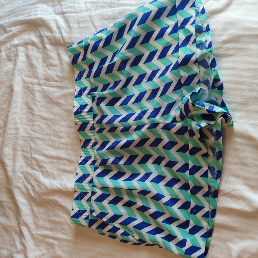 lightweight Blue and White Chevron Print Shorts